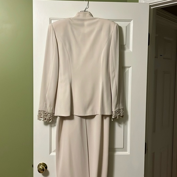 Daymor Couture formal skirt and long sleeve jacket. - Picture 5 of 8